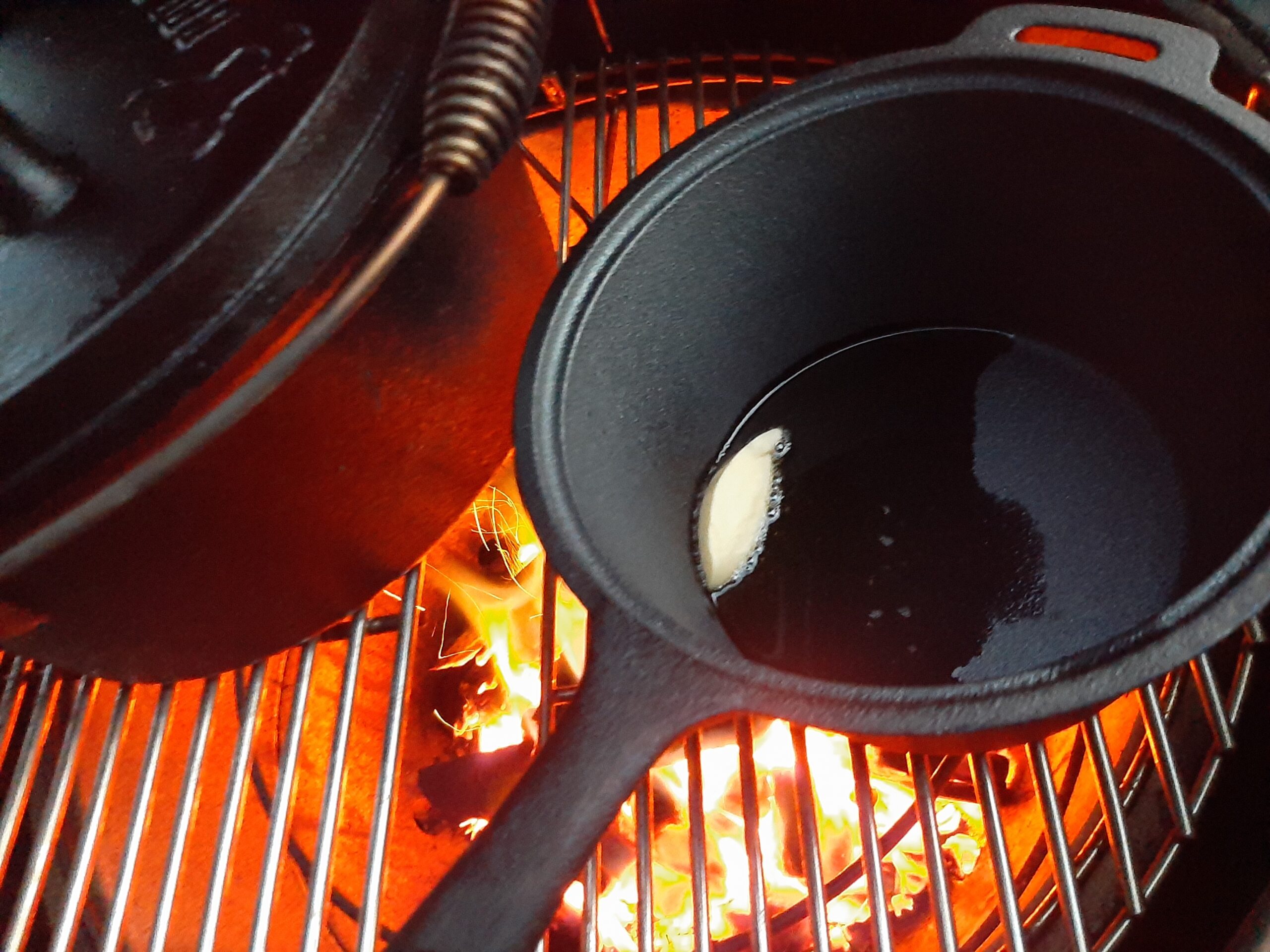 Dutch Oven auf dem Keramikgrill