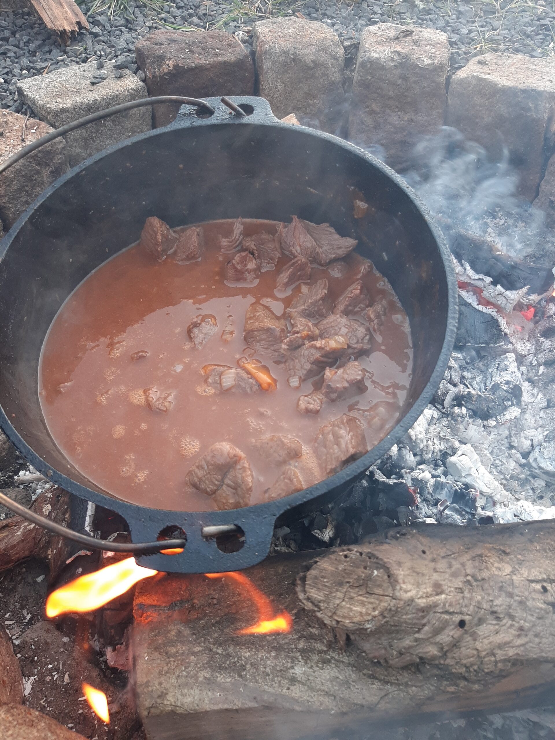 Gulasch im Dutch Oven