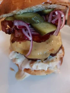 Bester Burger vom Keramikgrill Grill Profis eu